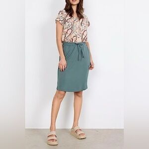 Soya Concept 💚Banu sporty adjustable waist skirt size XXL